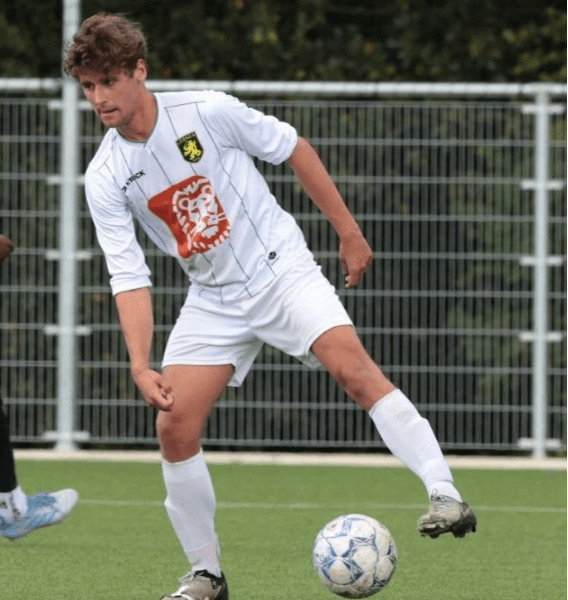 Geldrop versterkt zich met Daniël van Leest