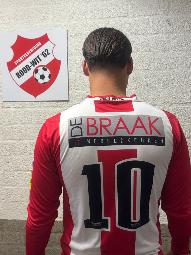 Rood-Wit’62 pakt door en presenteert nieuwste aanwinst