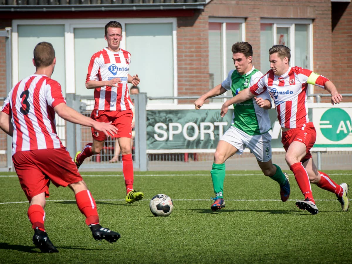 Drie broers herenigd bij Rood-Wit’62: Luca en Antonio Burhenne maken de overstap